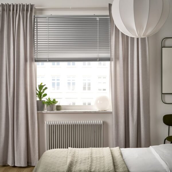 Venetian blind, aluminium, 140x155 cm